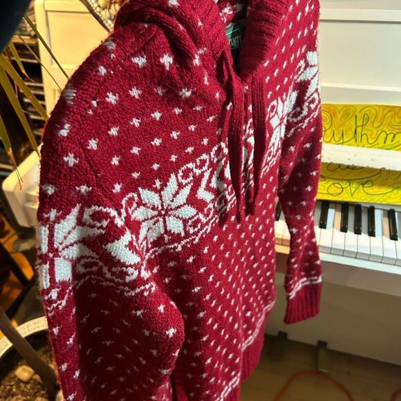 American Eagle Outfitters Red and White Christmas Turtleneck Sweater XS - Picture 10 of 14